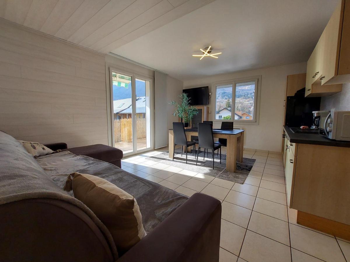 Et Montagne: Spacious With Terrace Near St Jorioz Saint-Jorioz